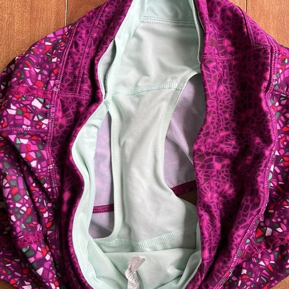 LULULEMON💫Women’s Plum Paradise Camo Geo Regal Run Times Shorts - Picture 14 of 16